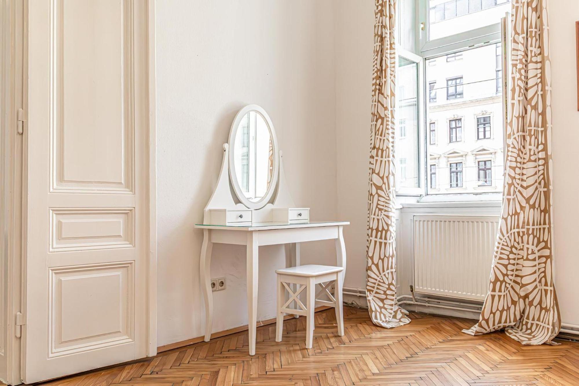Timeless Vienna: 2Br Apt In The Historic District Exterior foto